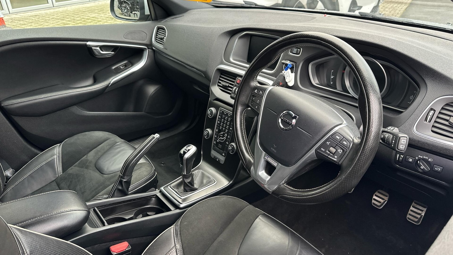 Used Volvo V40 2017 for sale - 77081314: Photo 4