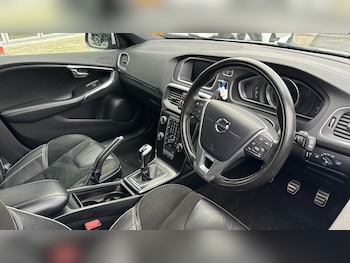 Used Volvo V40 2017 for sale - 77081314: Photo