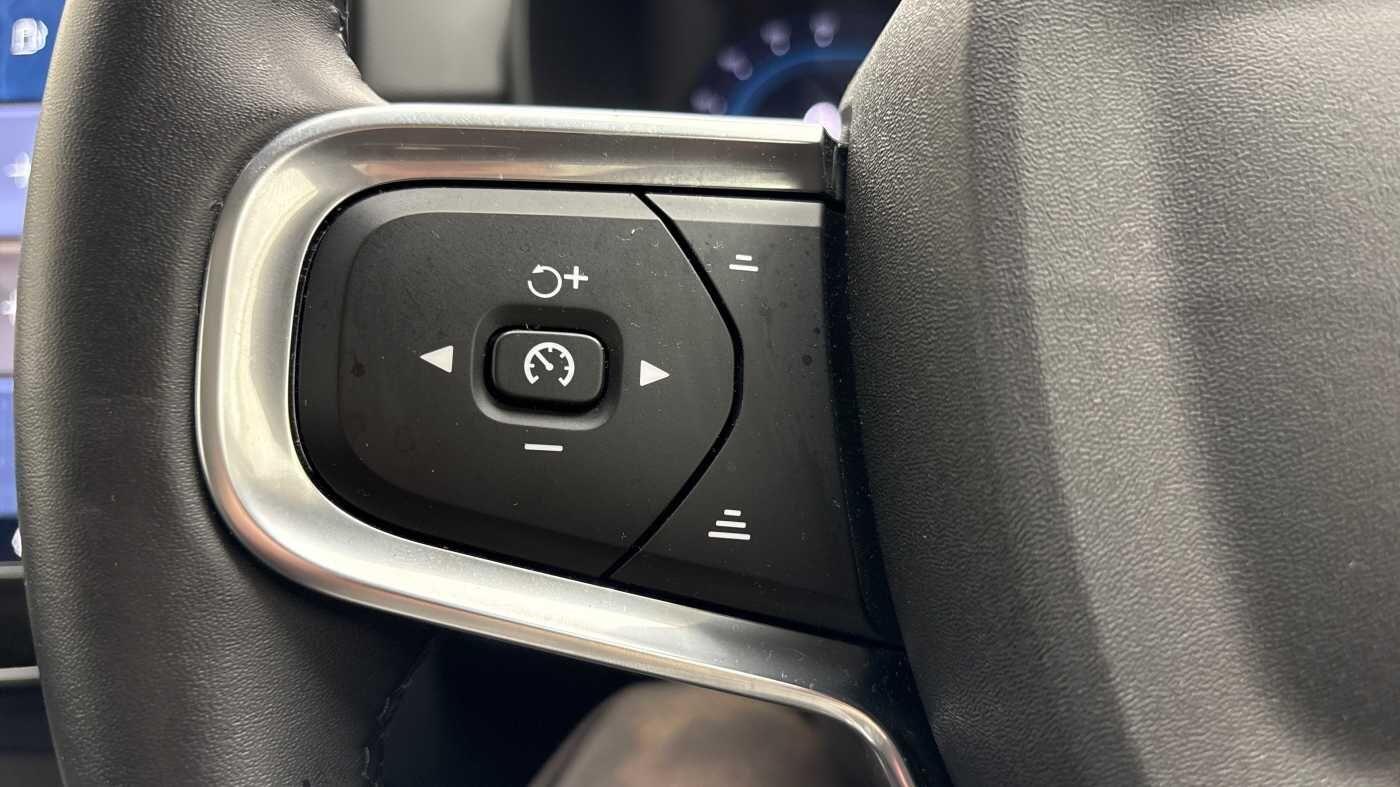 Used Volvo XC40 2024 for sale - 76714789: Photo 32