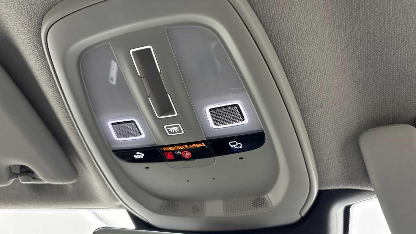 Used Volvo XC40 2024 for sale - 76714789: Photo 34