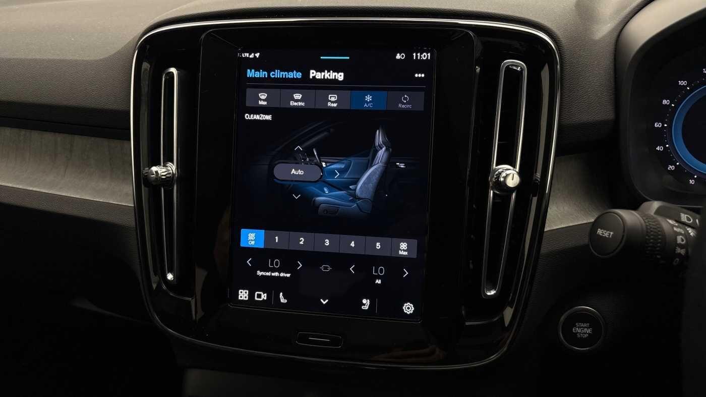 Used Volvo XC40 2024 for sale - 76714789: Photo 40