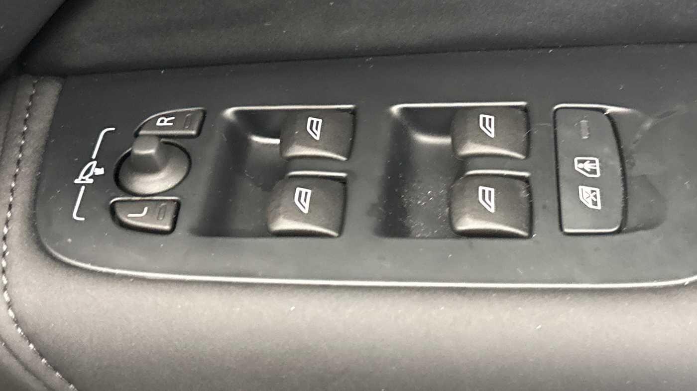 Used Volvo XC60 2025 for sale - 77387547: Photo 25