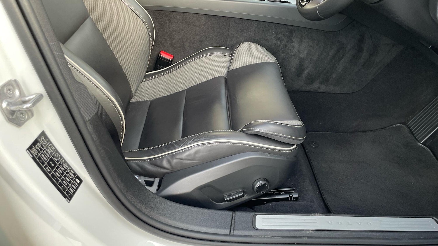 Used Volvo S60 2022 for sale - 76759767: Photo 30