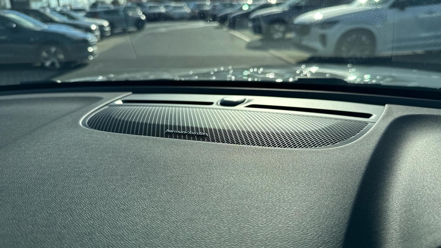 Used Volvo XC40 2024 for sale - 76825092: Photo 23