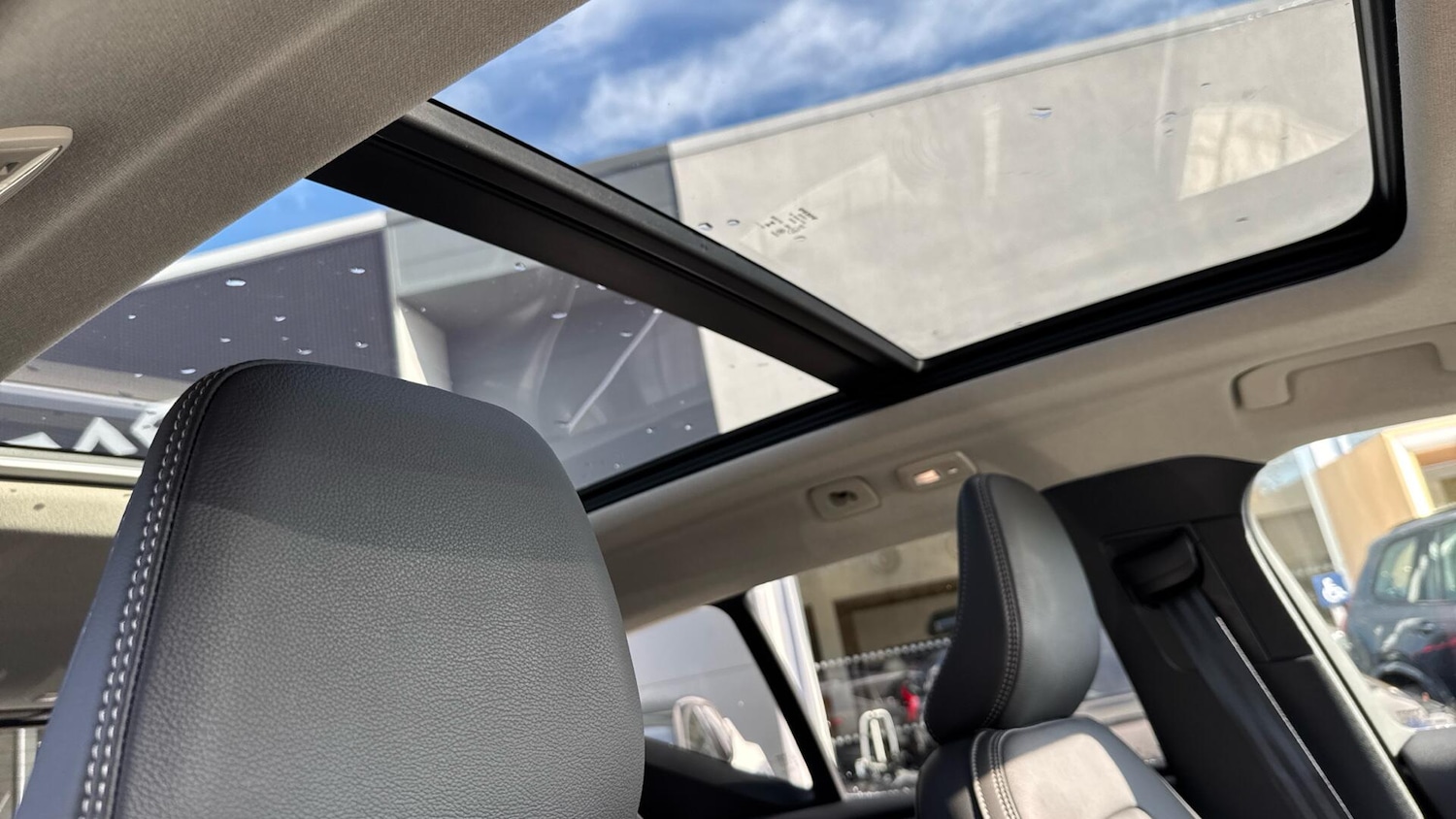 Used Volvo XC40 2024 for sale - 76825092: Photo 29