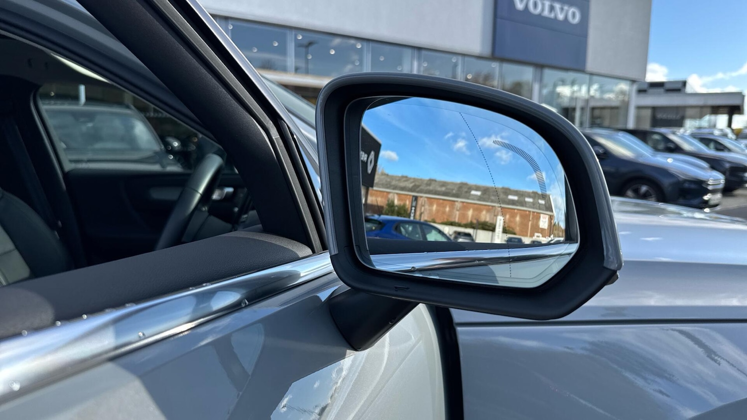 Used Volvo XC40 2024 for sale - 76825092: Photo 30