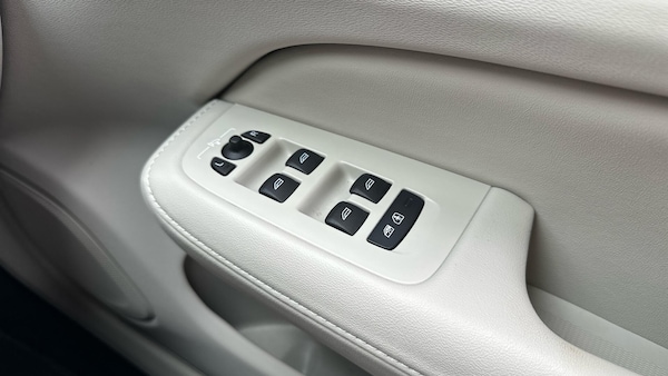 Used Volvo S60 2024 for sale - 75657716: Photo 24