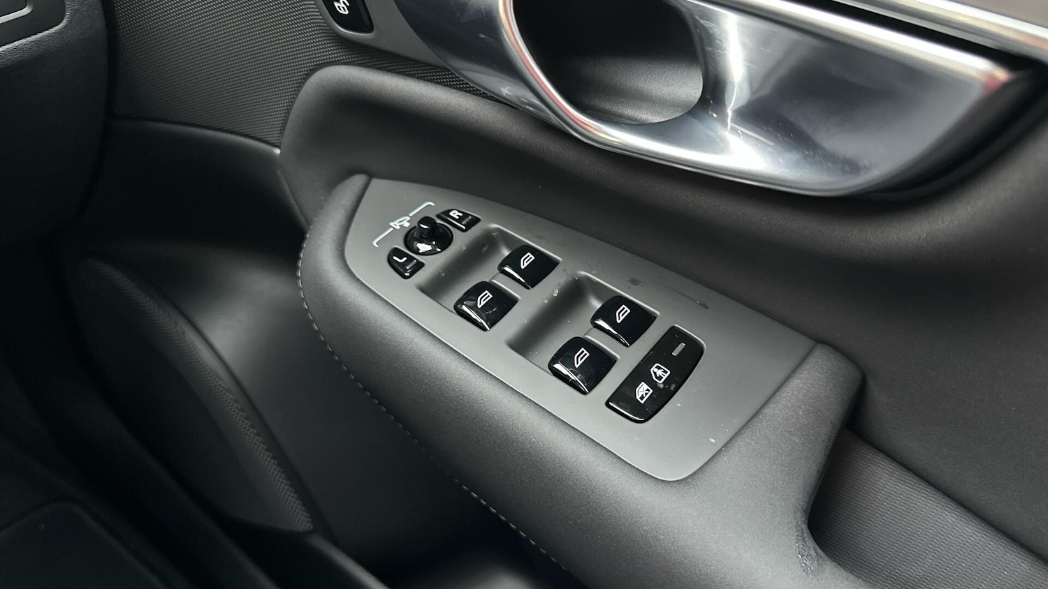 Used Volvo XC90 for sale - 77191088: Photo 24