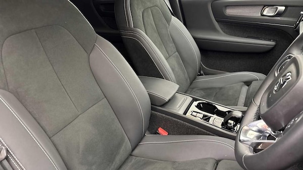 Used Volvo XC40 2024 for sale - 76246919: Photo 30