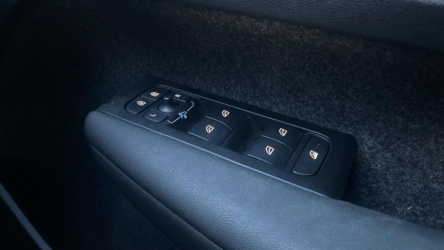 Used Volvo XC40 2021 for sale - 77321098: Photo 24