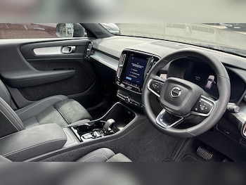 Used Volvo XC40 2025 for sale - 79061909: Photo