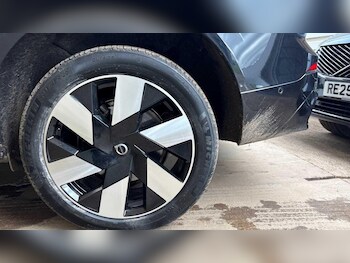 Used Volvo XC60 2025 for sale - 77784144: Photo