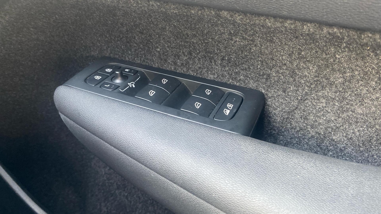 Used Volvo XC40 2022 for sale - 76823962: Photo 24