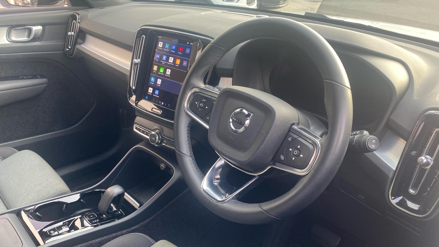 Used Volvo XC40 2022 for sale - 76823962: Photo 5