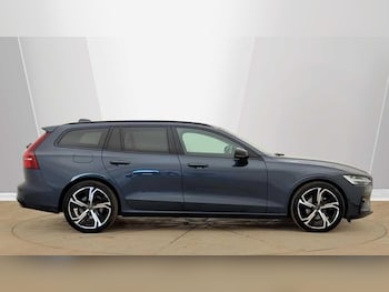 Used Volvo V60 2025 for sale - 77982349: Photo