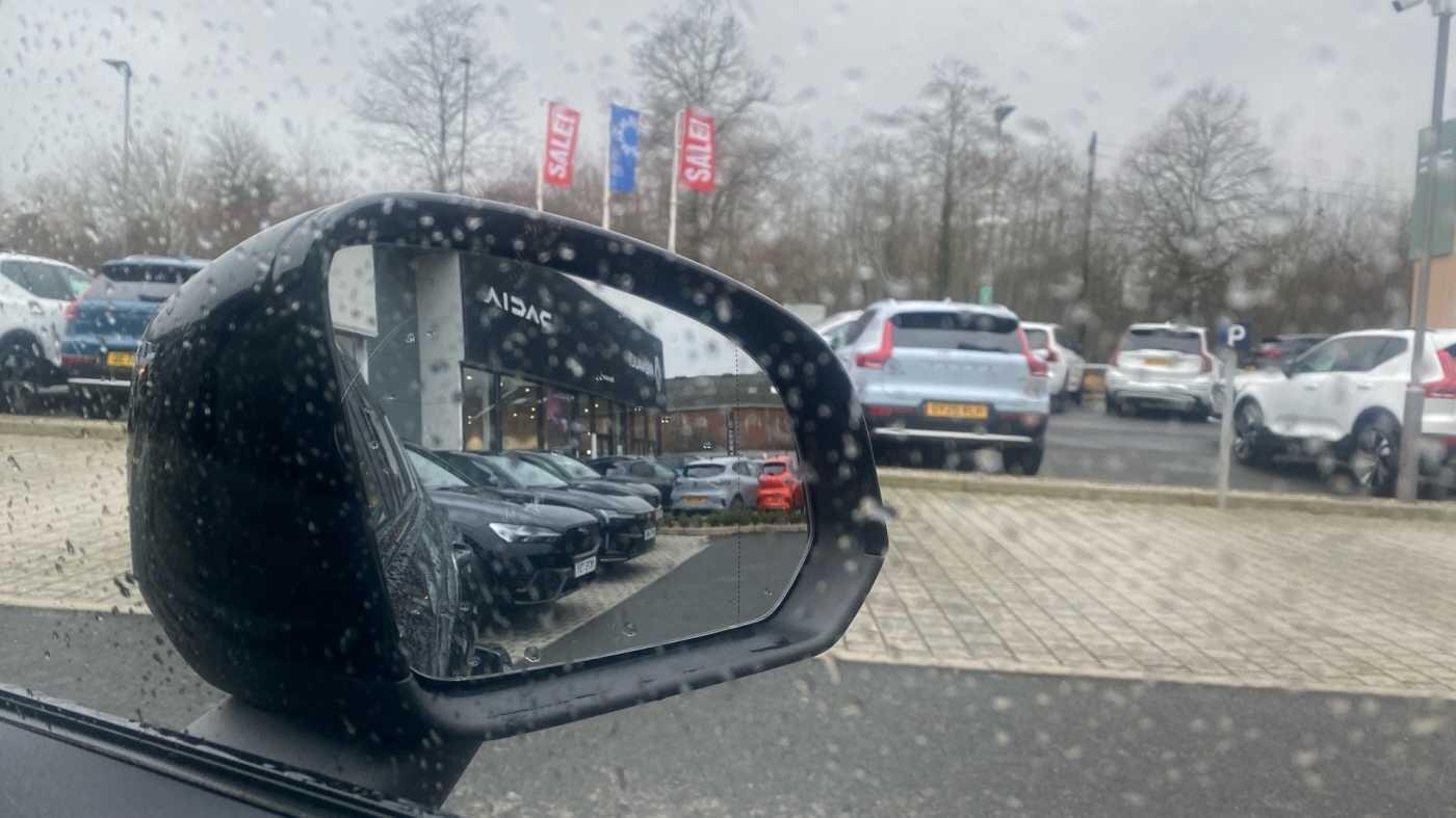 Used Volvo XC40 2022 for sale - 77351525: Photo 32