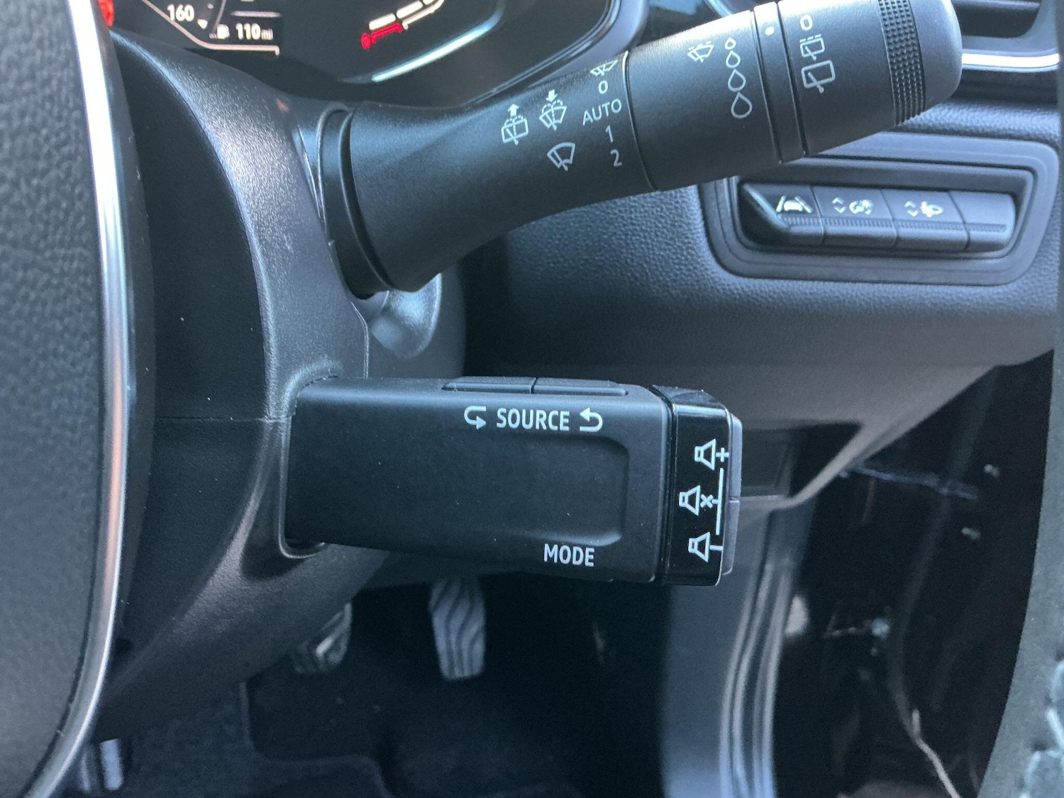 Used Renault Captur for sale - 77238280: Photo 21