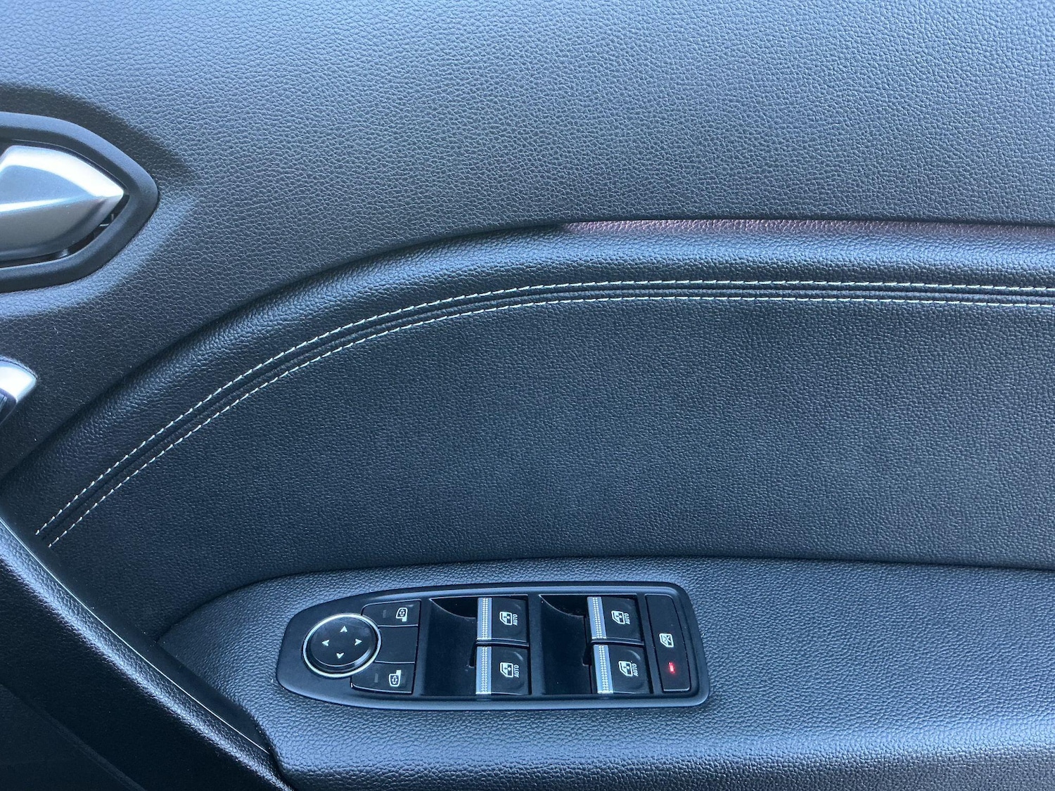 Used Renault Captur for sale - 77238280: Photo 29