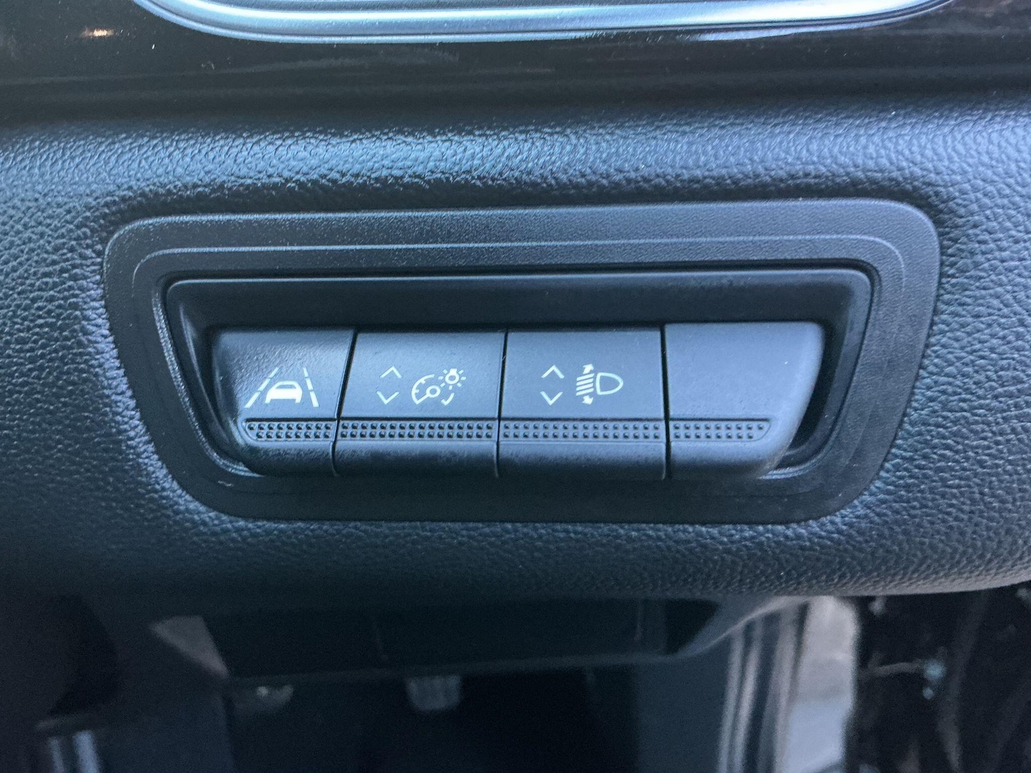 Used Renault Captur for sale - 77238280: Photo 30