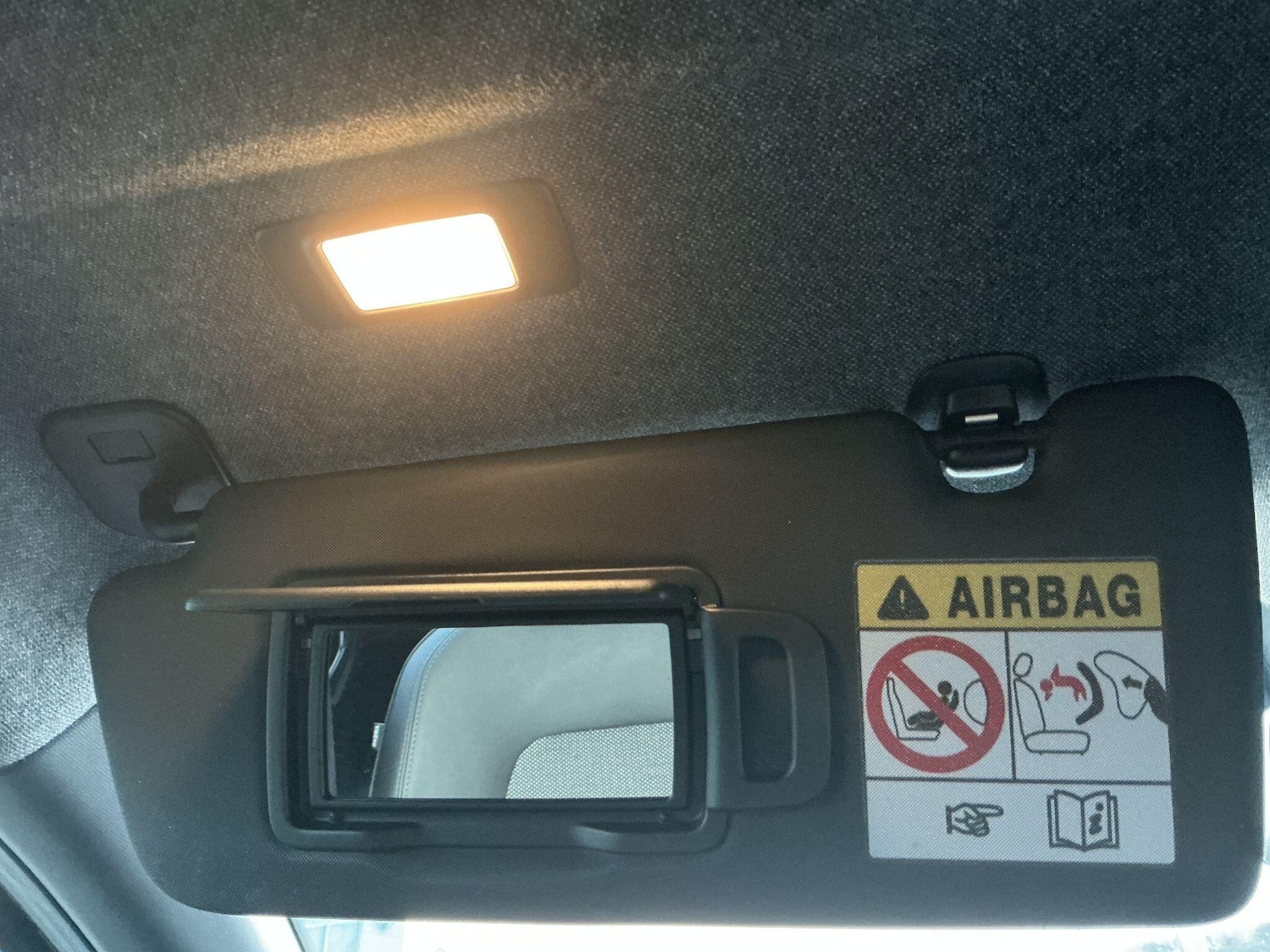 Used Renault Captur for sale - 77238280: Photo 32