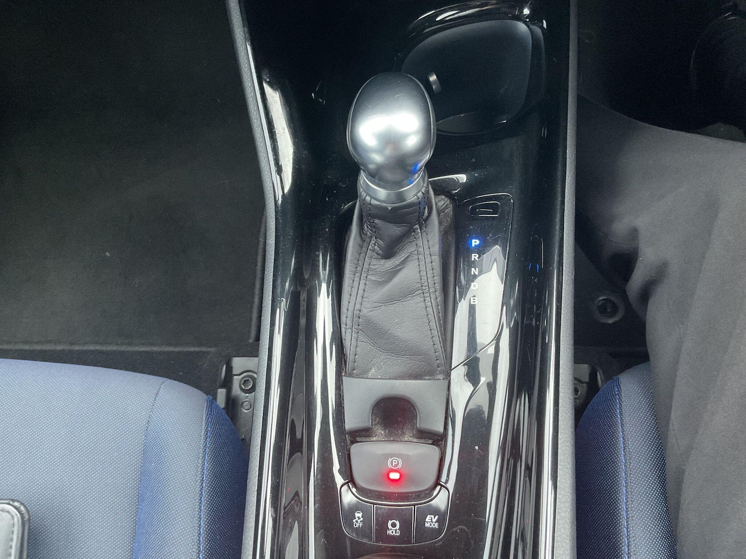 Used Toyota C-HR 2017 for sale - 78034060: Photo 11