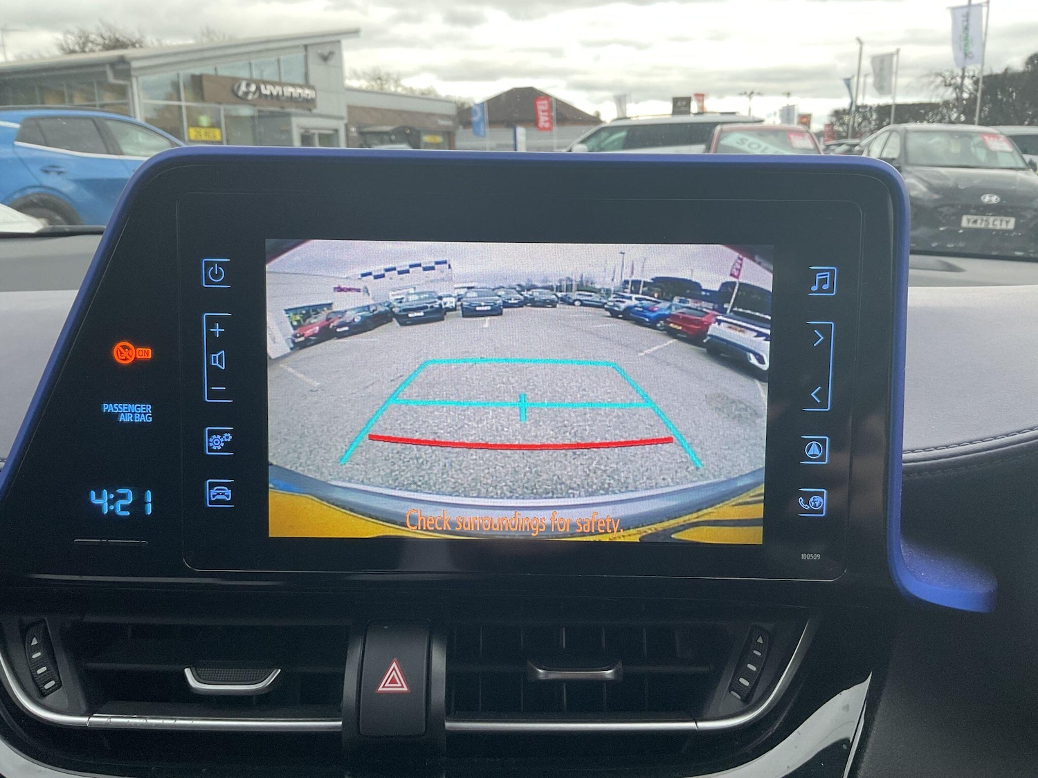 Used Toyota C-HR 2017 for sale - 78034060: Photo 23