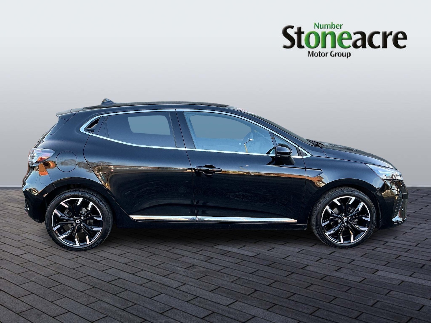 Used Renault Clio 2024 for sale - 77454947: Photo 2