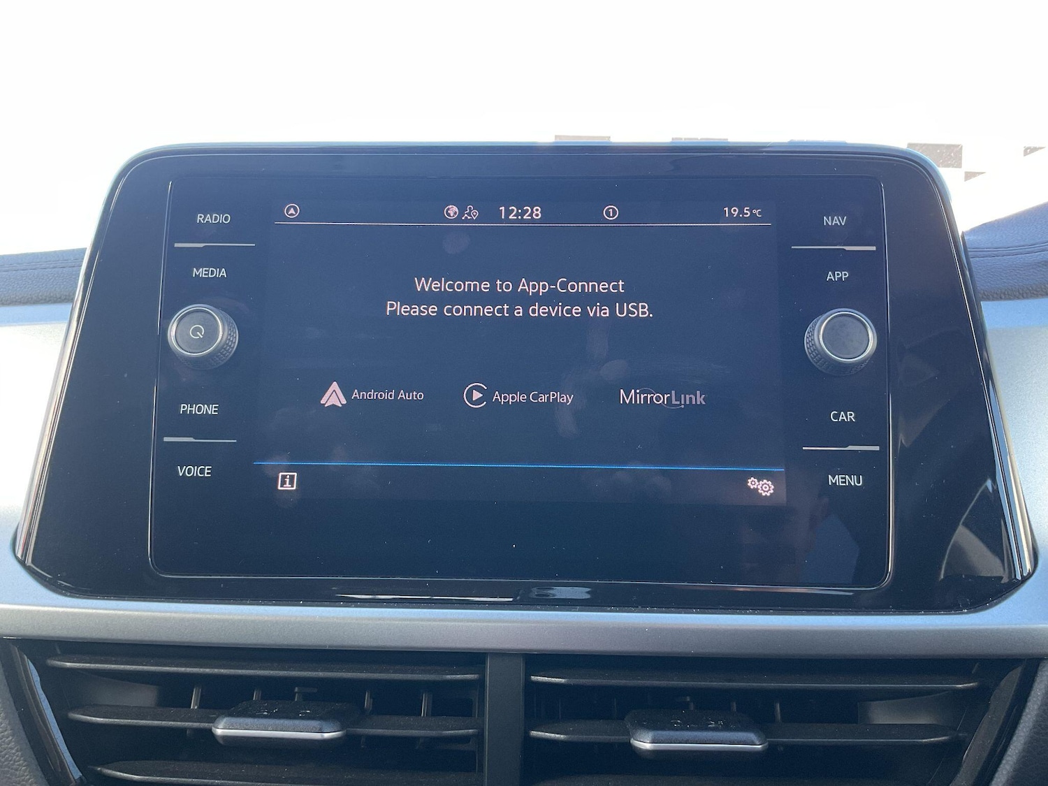 Used Volkswagen T-Roc for sale - 78127313: Photo 33