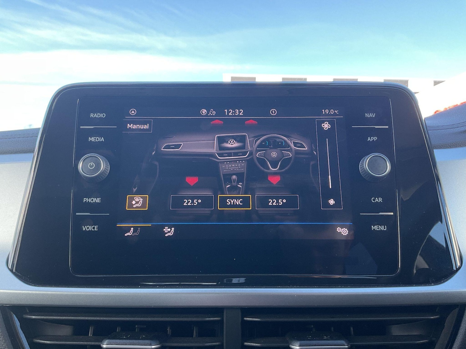 Used Volkswagen T-Roc for sale - 78127313: Photo 35