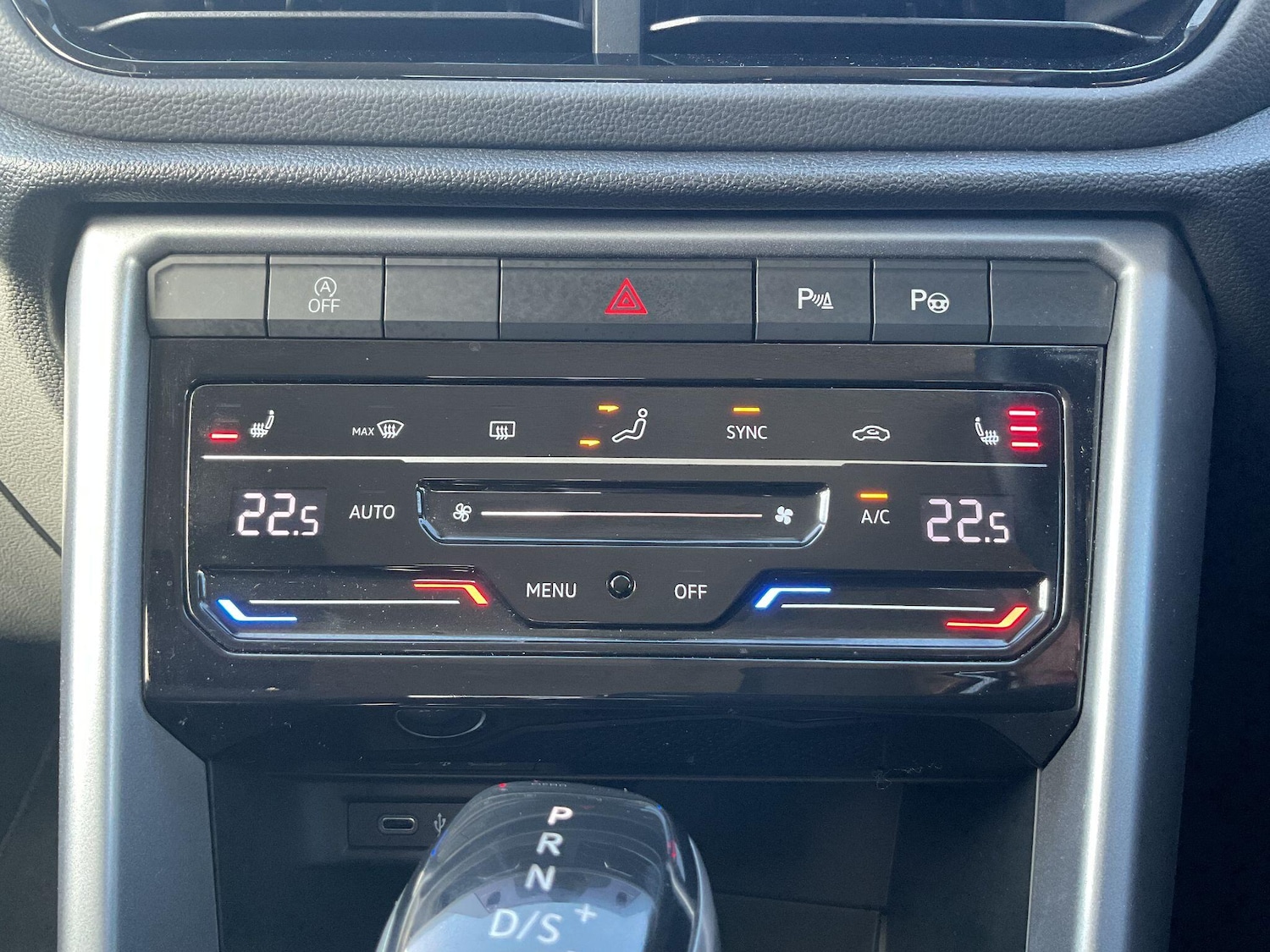 Used Volkswagen T-Roc for sale - 78127313: Photo 37