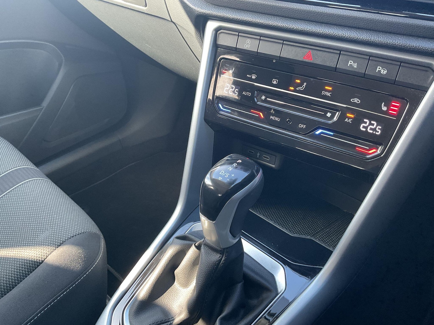 Used Volkswagen T-Roc for sale - 78127313: Photo 38