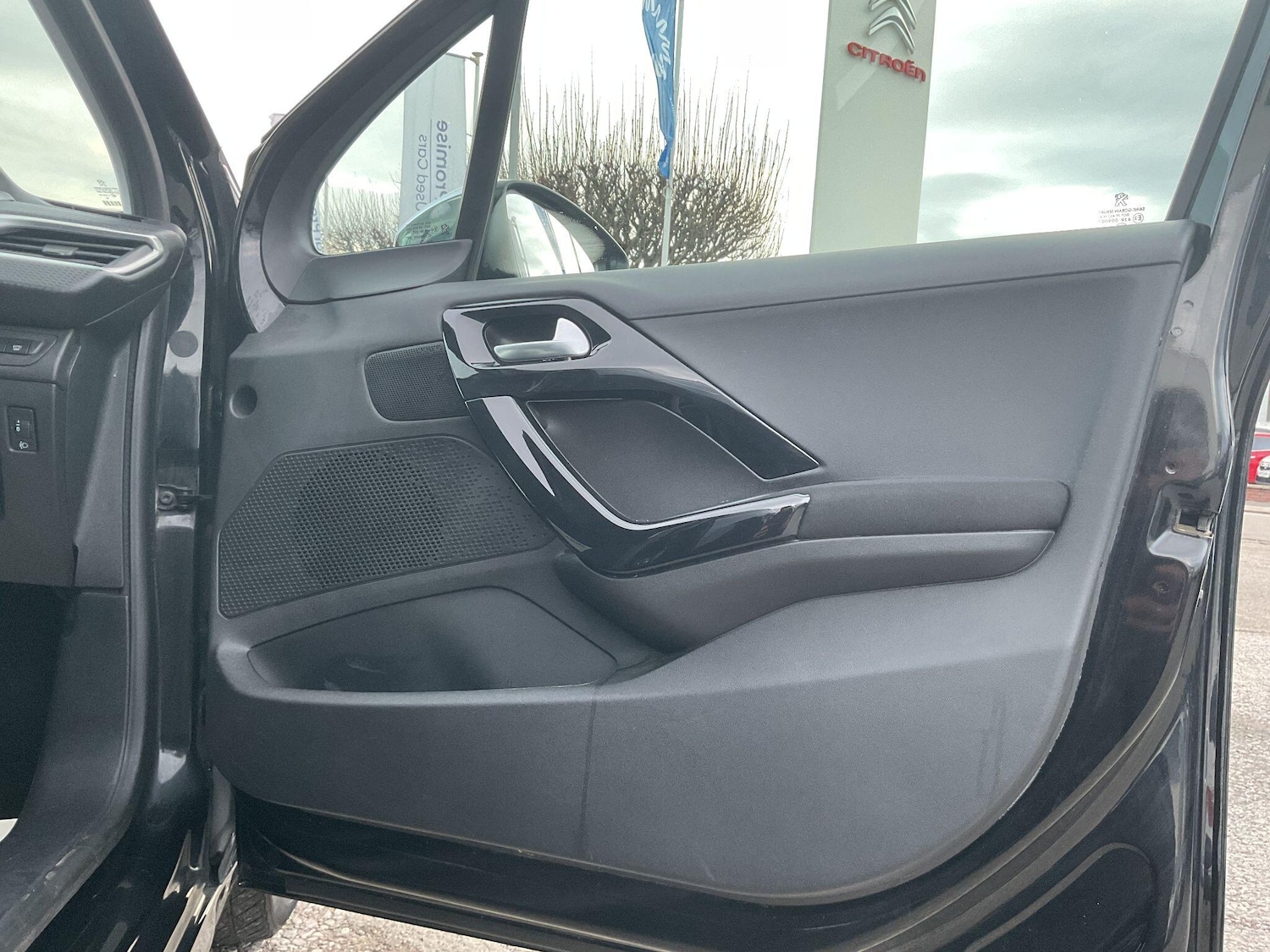 Used Peugeot 208 2019 for sale - 77021262: Photo 23