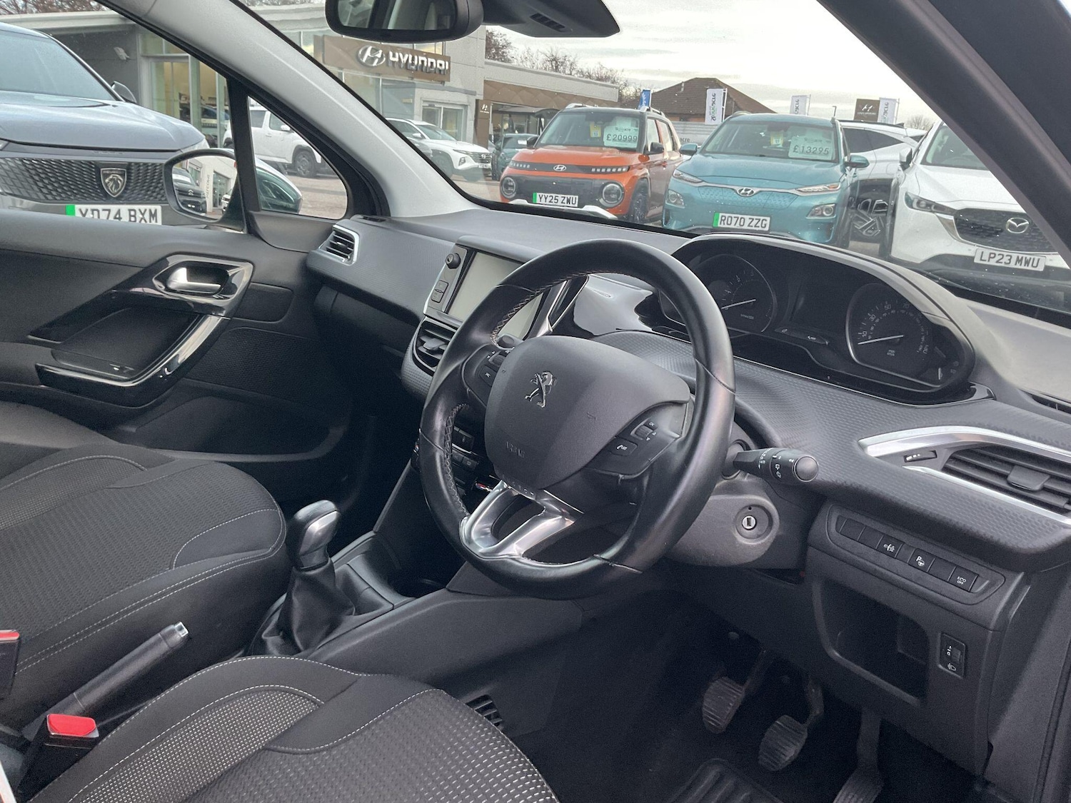 Used Peugeot 208 2019 for sale - 77021262: Photo 9