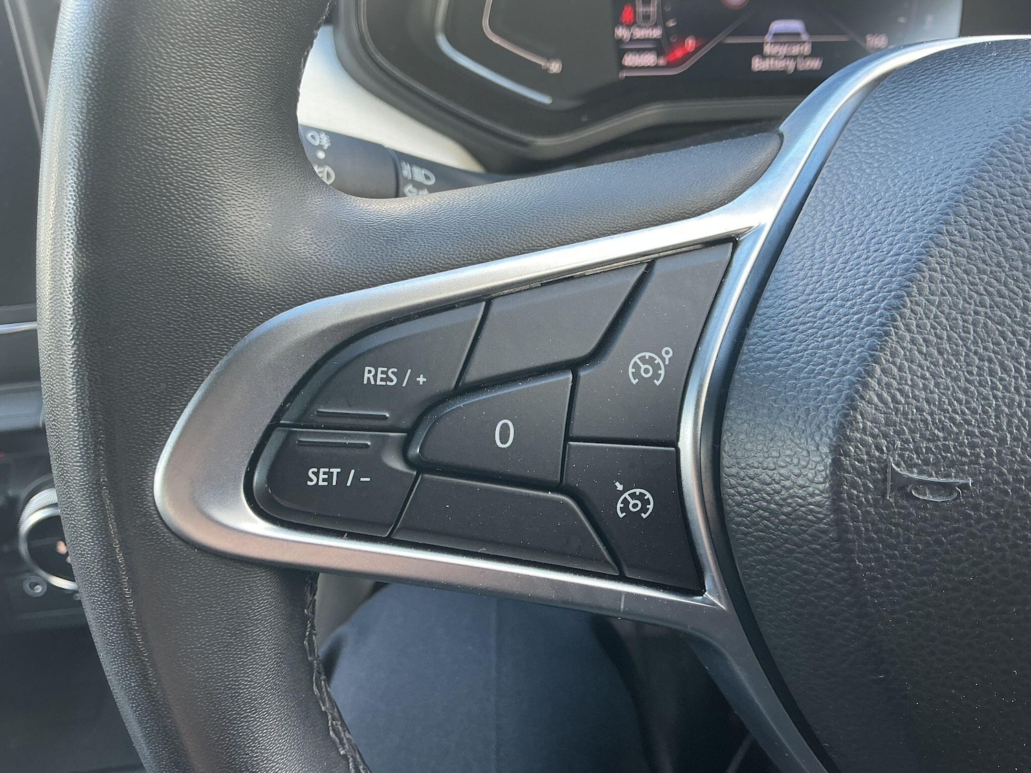 Used Renault Clio 2023 for sale - 76666787: Photo 23