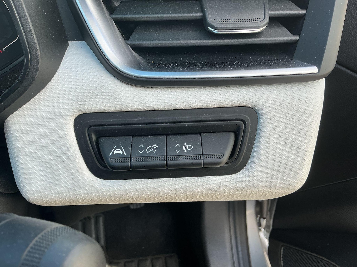 Used Renault Clio 2023 for sale - 76666787: Photo 32