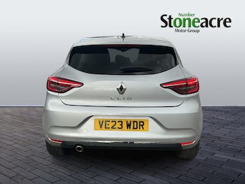 Used Renault Clio 2023 for sale - 76666787: Photo