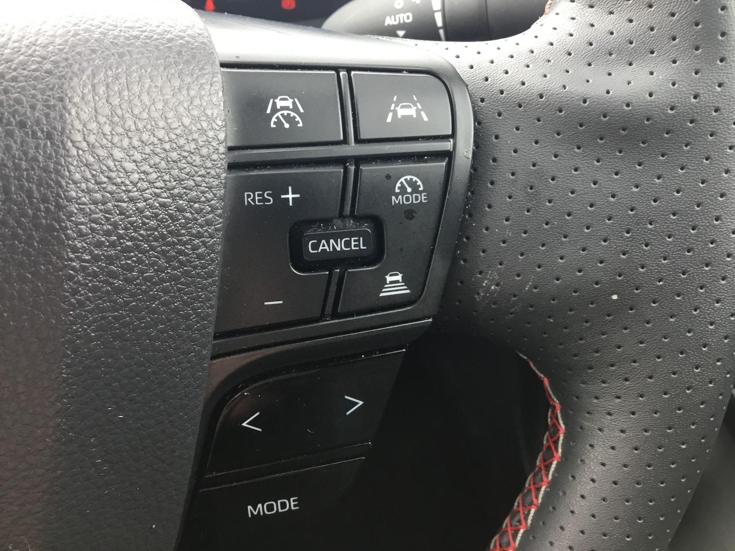 Used Toyota C-HR 2024 for sale - 77098183: Photo 24