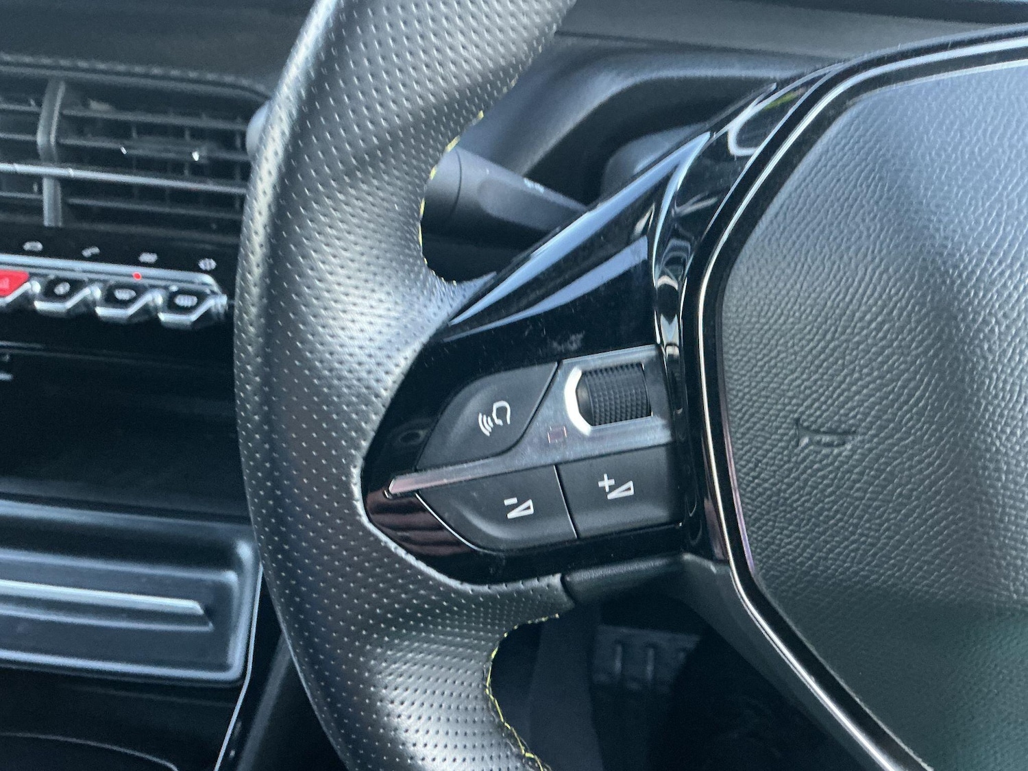 Used Peugeot 208 2022 for sale - 77166886: Photo 21