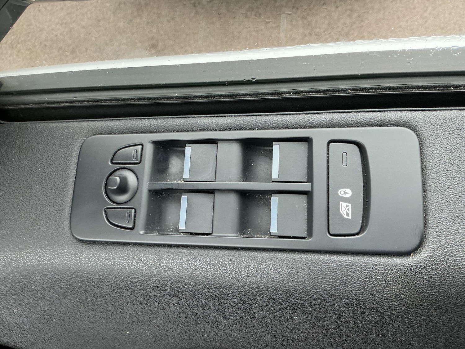 Used Land Rover Discovery Sport 2017 for sale - 76572360: Photo 30