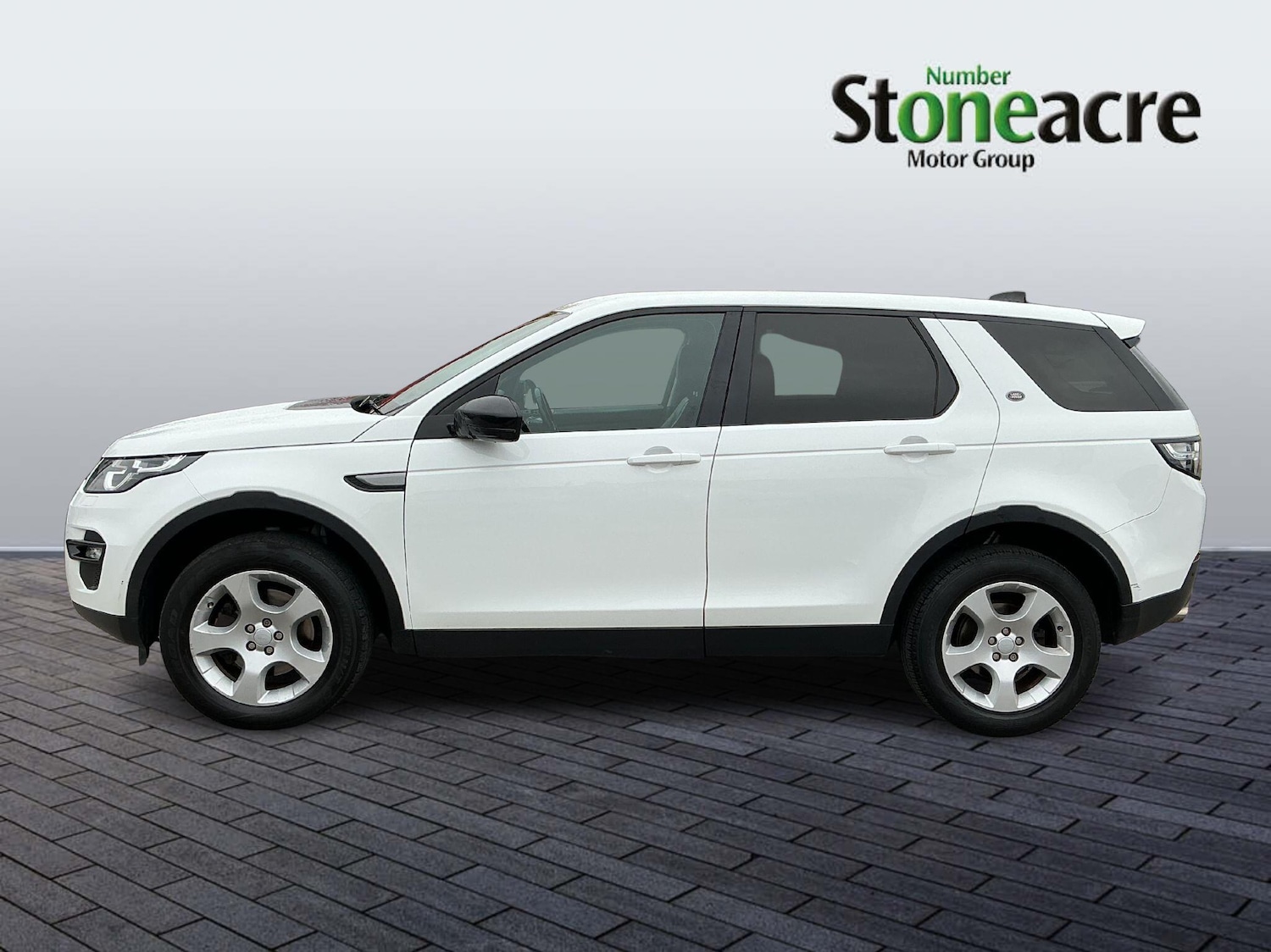 Used Land Rover Discovery Sport 2017 for sale - 76572360: Photo 6