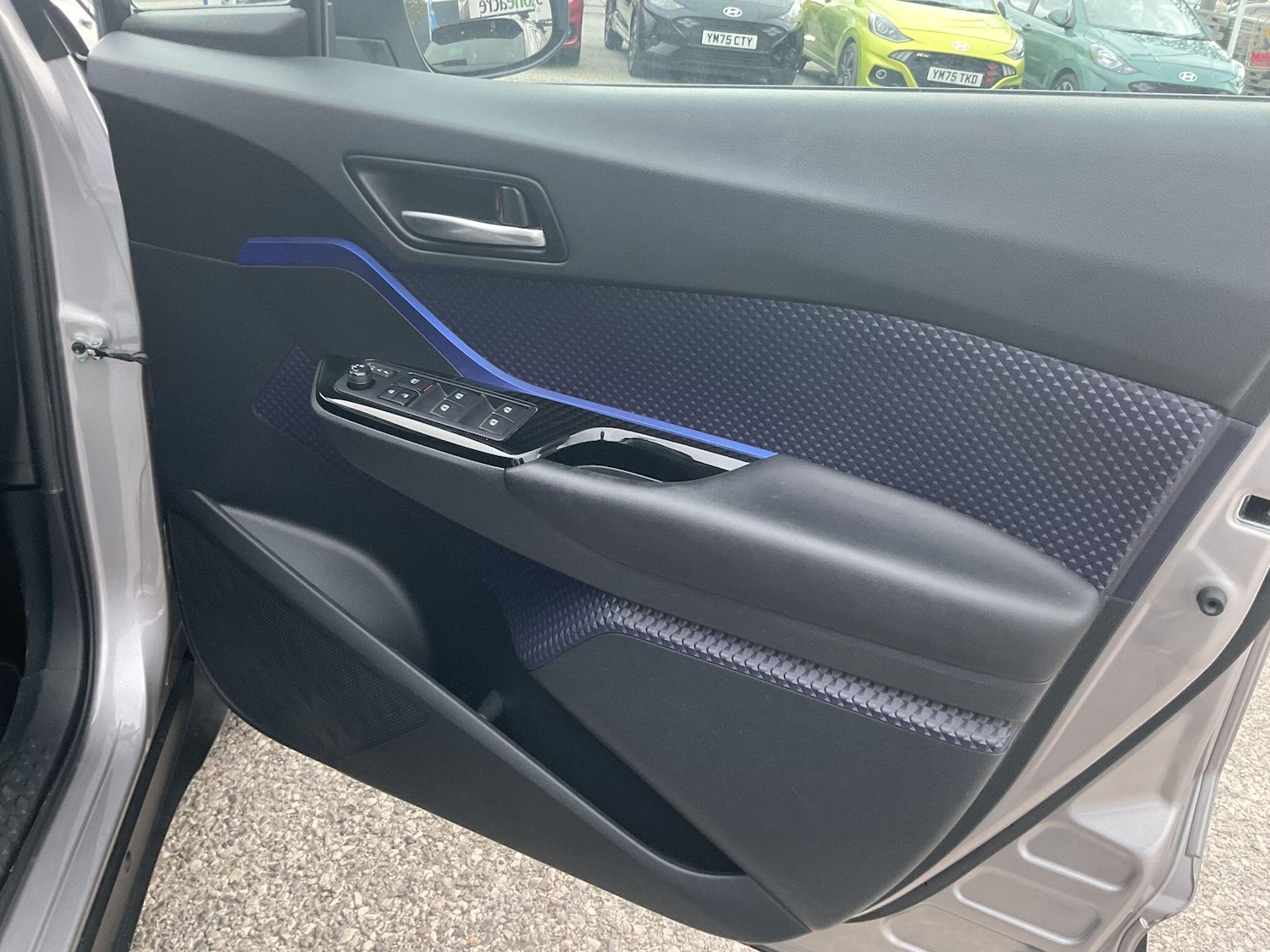 Used Toyota C-HR 2017 for sale - 78170440: Photo 19