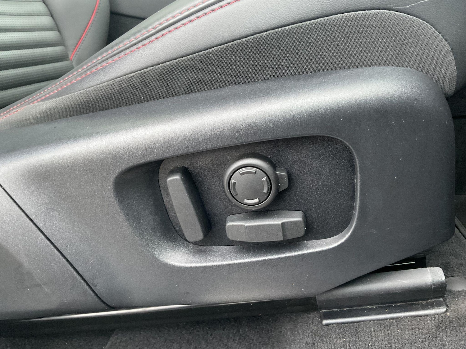 Used Land Rover Discovery Sport 2023 for sale - 77060126: Photo 24