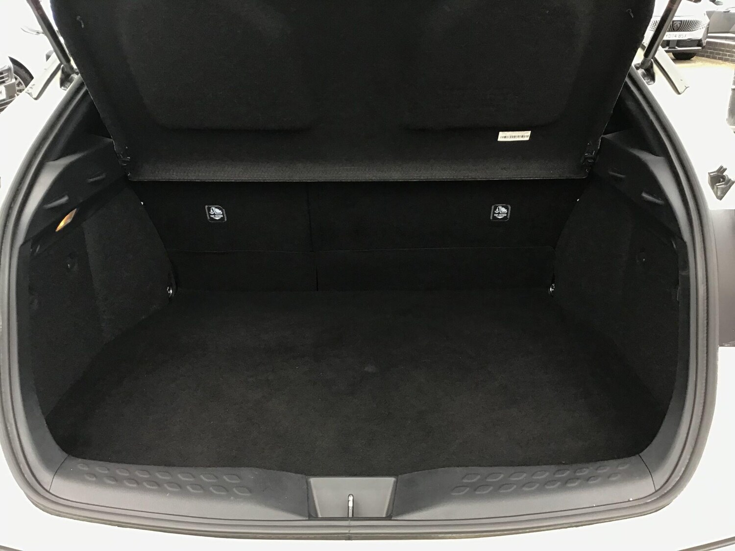 Used Toyota C-HR 2020 for sale - 76381136: Photo 17