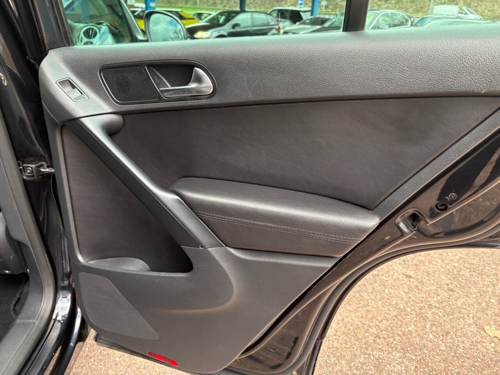 Used Volkswagen Tiguan 2010 for sale - 78082502: Photo 28