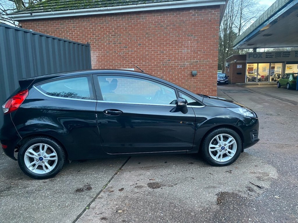 Used Ford Fiesta 2015 for sale - 76910535: Photo 2