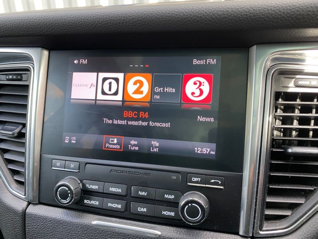 Used Porsche Macan 2017 for sale - 77806371: Photo 32