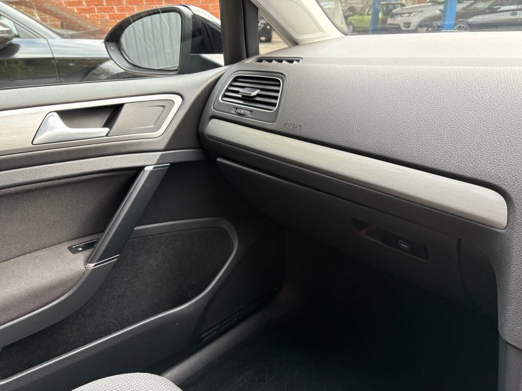 Used Volkswagen Golf 2015 for sale - 76345833: Photo 24