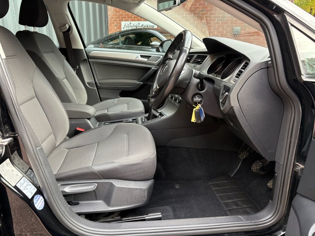 Used Volkswagen Golf 2015 for sale - 76345833: Photo 29