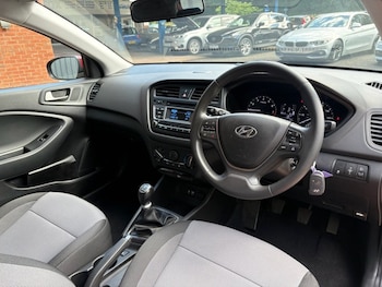 Used Hyundai i20 2017 for sale - 78886926: Photo
