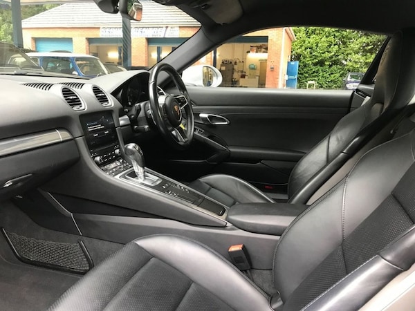 Used Porsche 718 Cayman 2019 for sale - 75641939: Photo 15